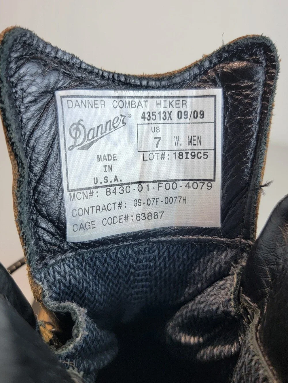 Danner Combat Hiker 43513X Boots Men's US 7 W Made In USA Vibram Sole Military